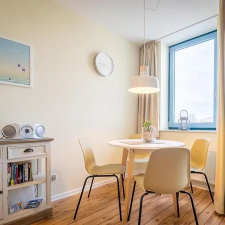 Hafenblick - Mit Balkon & Strandkorb Am Suedstrand Fehmarn Exterior photo